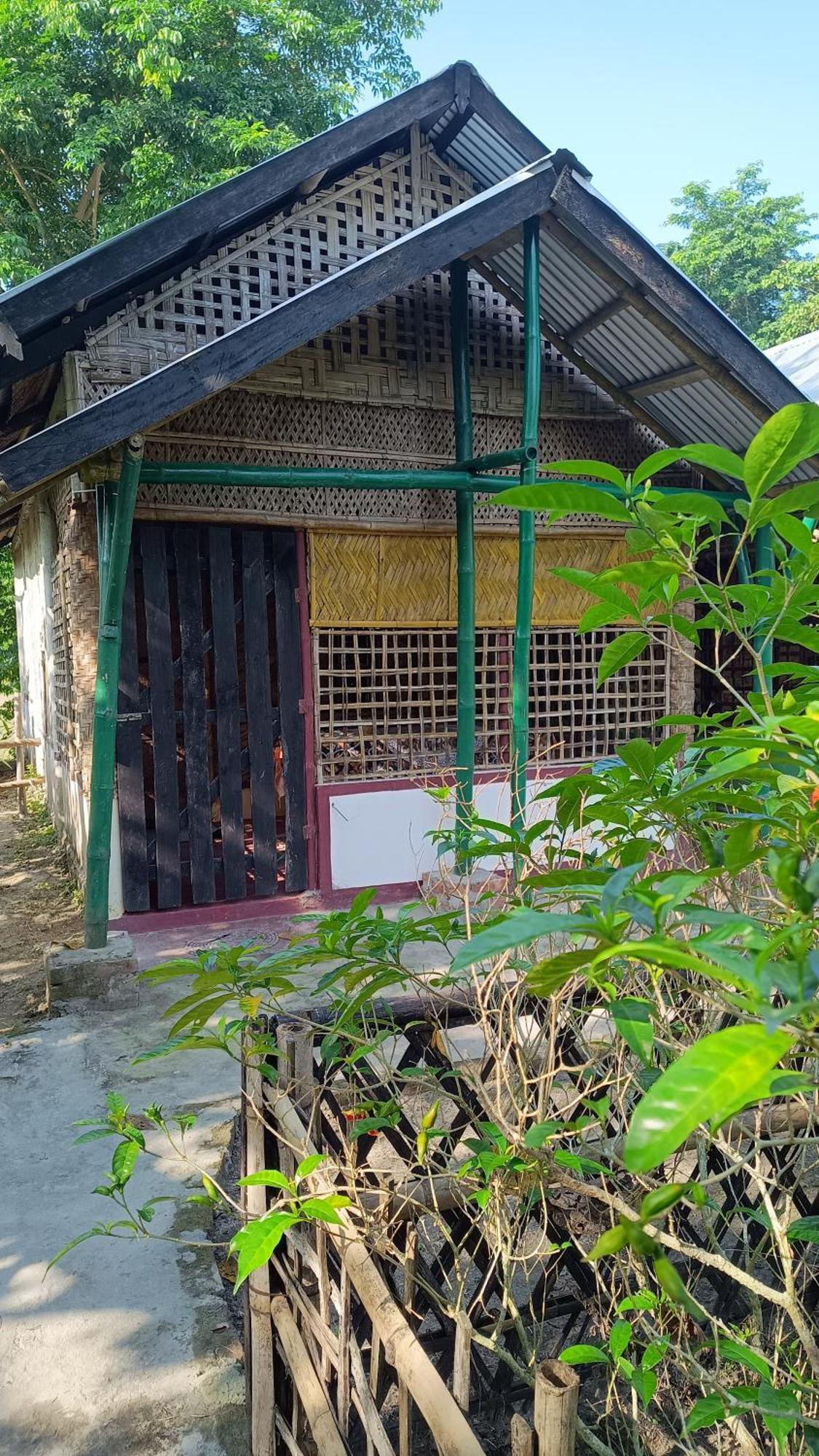 Jyoti Home Bamboo Garden Lodge Majuli Ruang foto